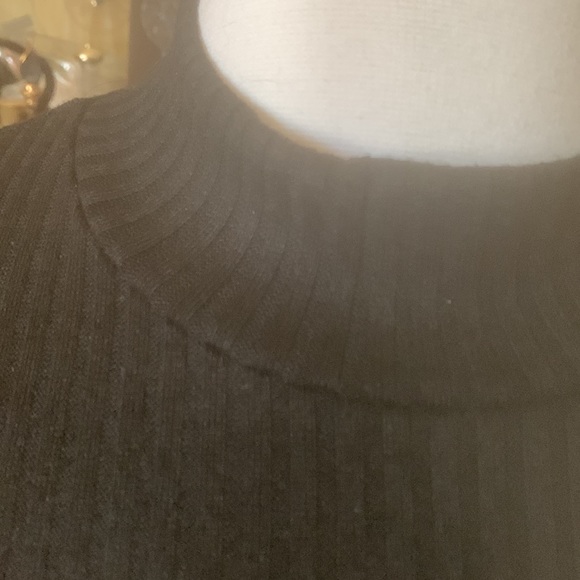 Bozzolo cropped, ribbed, mock neck, long sleeve NWT Black - Picture 5 of 7